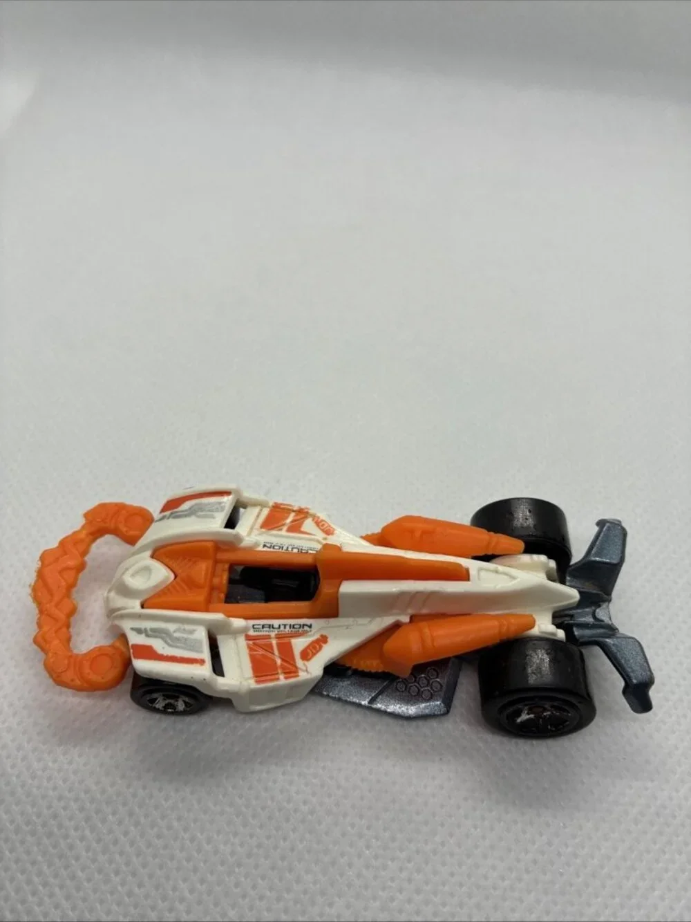 Hot Wheels Wattzup HW City Future Fleet White Orange Diecast Car 2013 Mattel